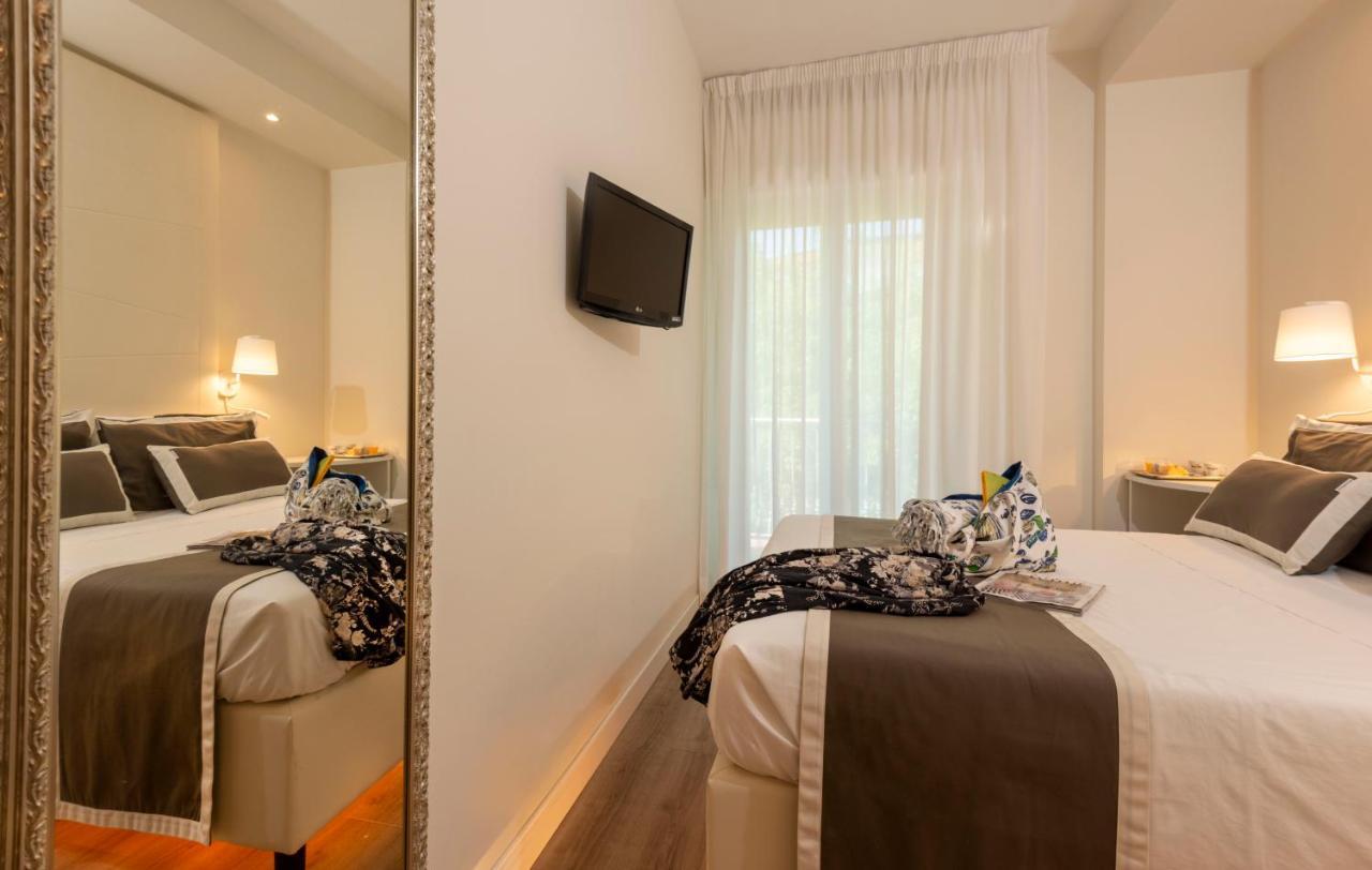 Atlas Hotel Riccione Extérieur photo