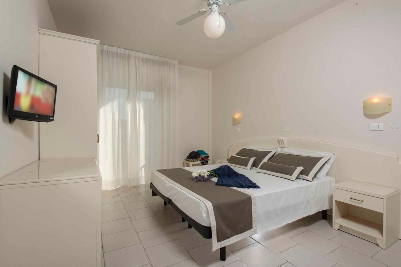 Atlas Hotel Riccione Extérieur photo