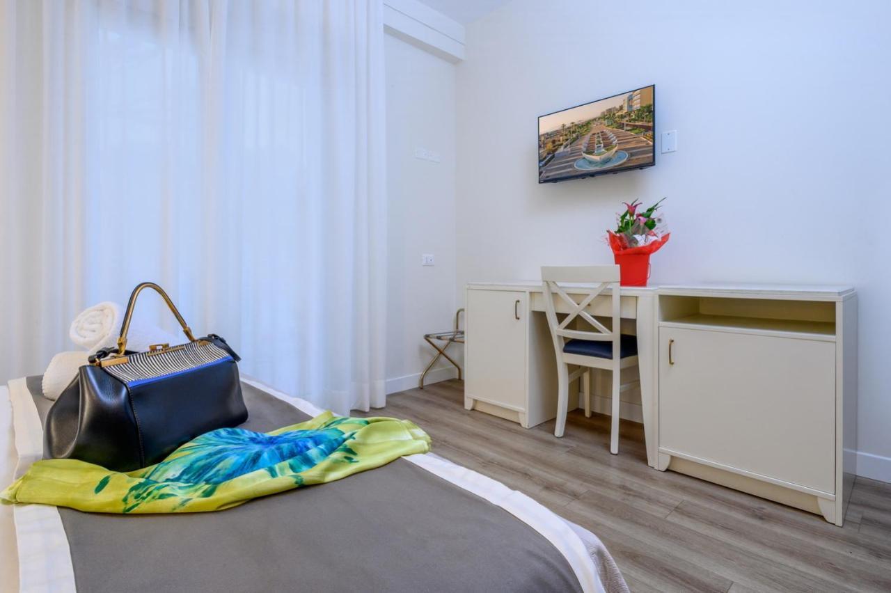 Atlas Hotel Riccione Extérieur photo
