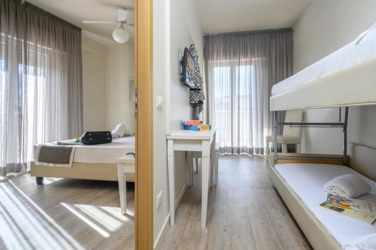 Atlas Hotel Riccione Extérieur photo