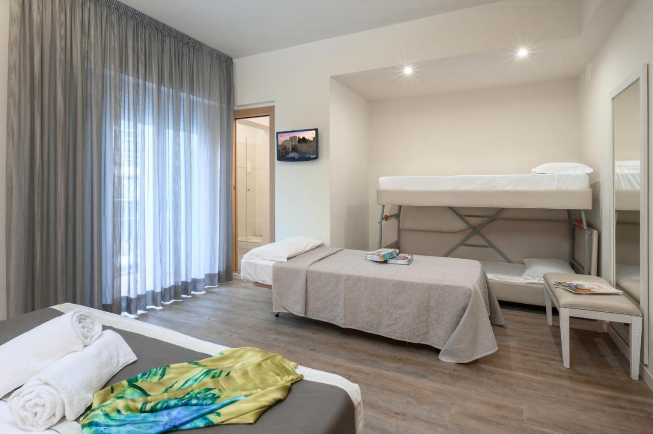 Atlas Hotel Riccione Extérieur photo