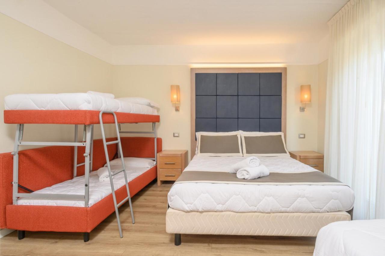 Atlas Hotel Riccione Extérieur photo