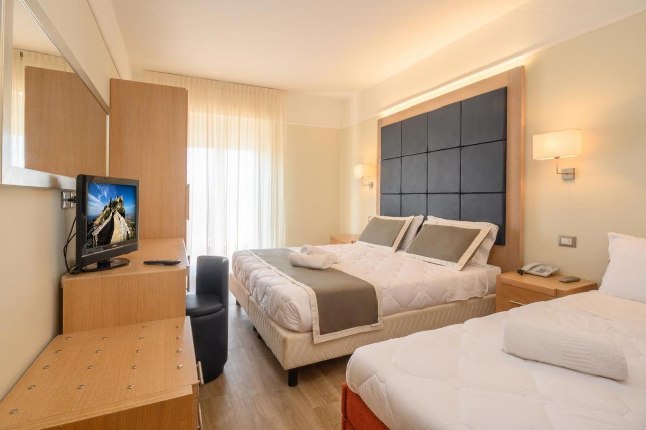 Atlas Hotel Riccione Extérieur photo