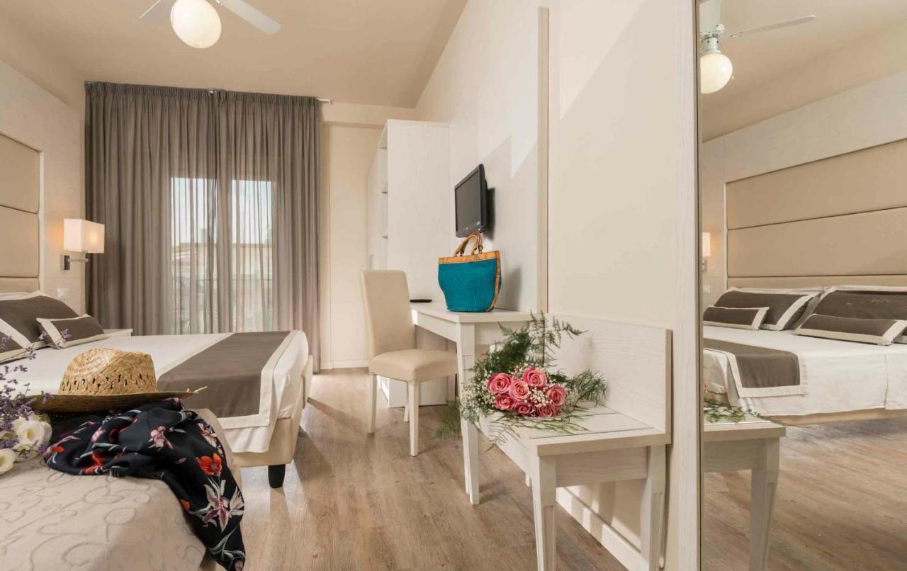 Atlas Hotel Riccione Extérieur photo