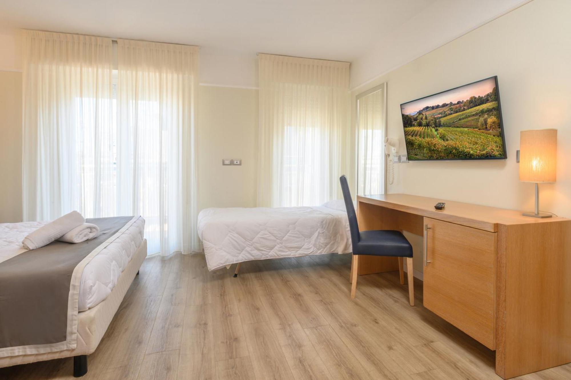 Atlas Hotel Riccione Extérieur photo